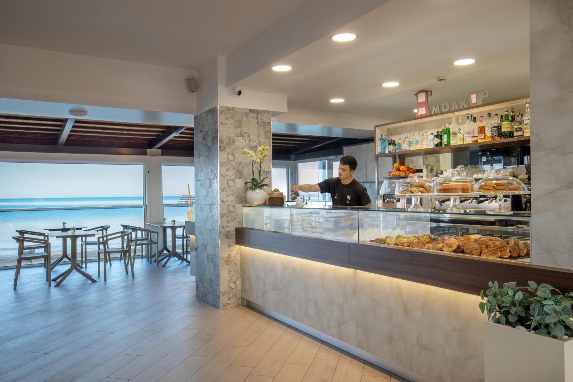 Hotel Tirreno Латина Экстерьер фото