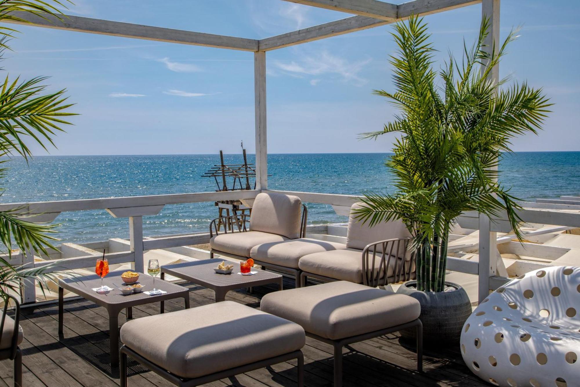 Hotel Tirreno Латина Экстерьер фото