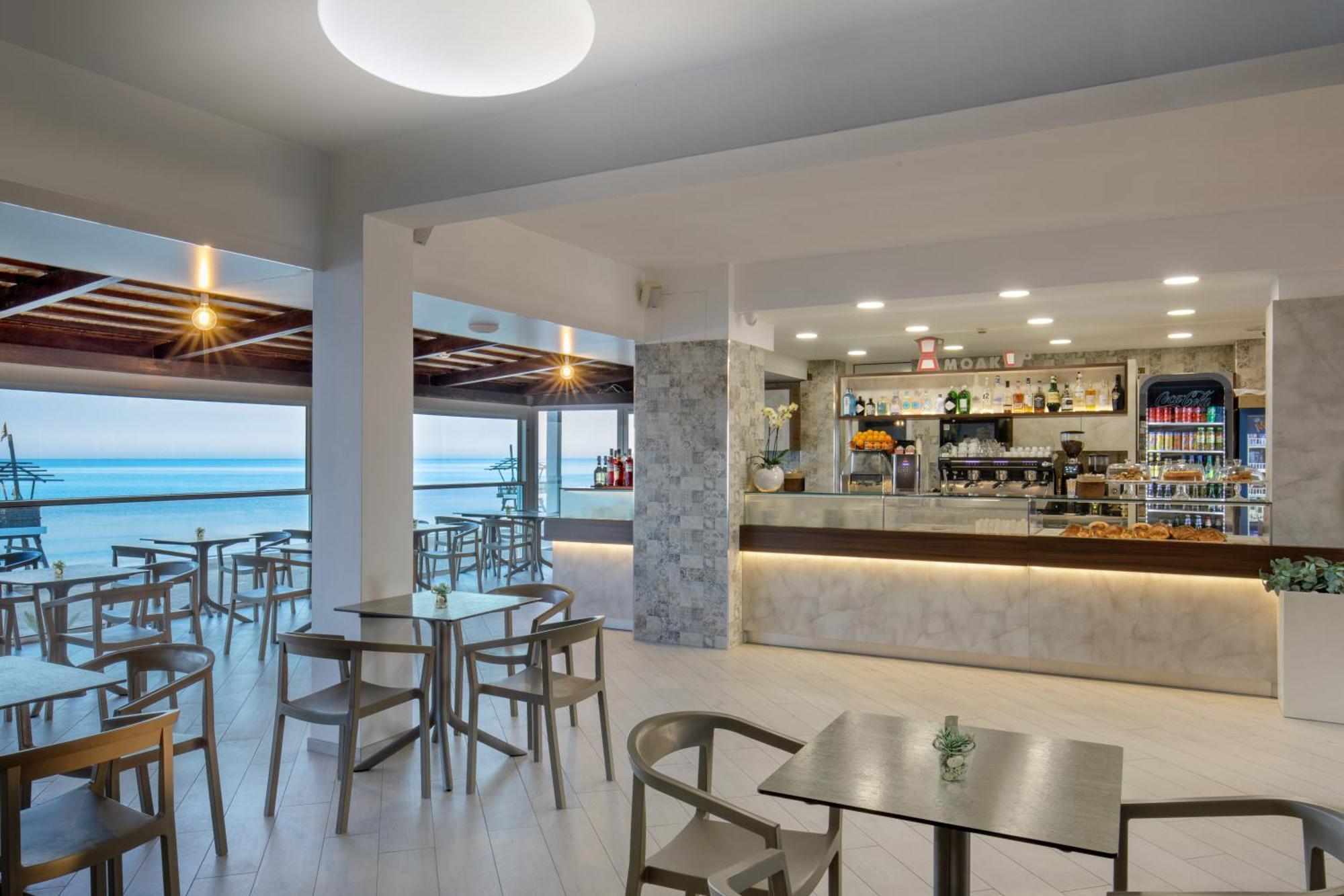 Hotel Tirreno Латина Экстерьер фото